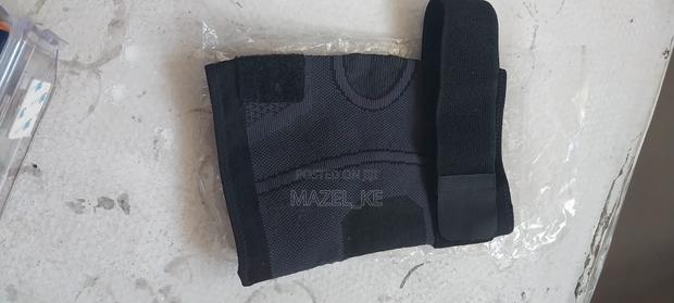 Adjustable Elastic Elbow Support Bracebreathable Compression Sleeve