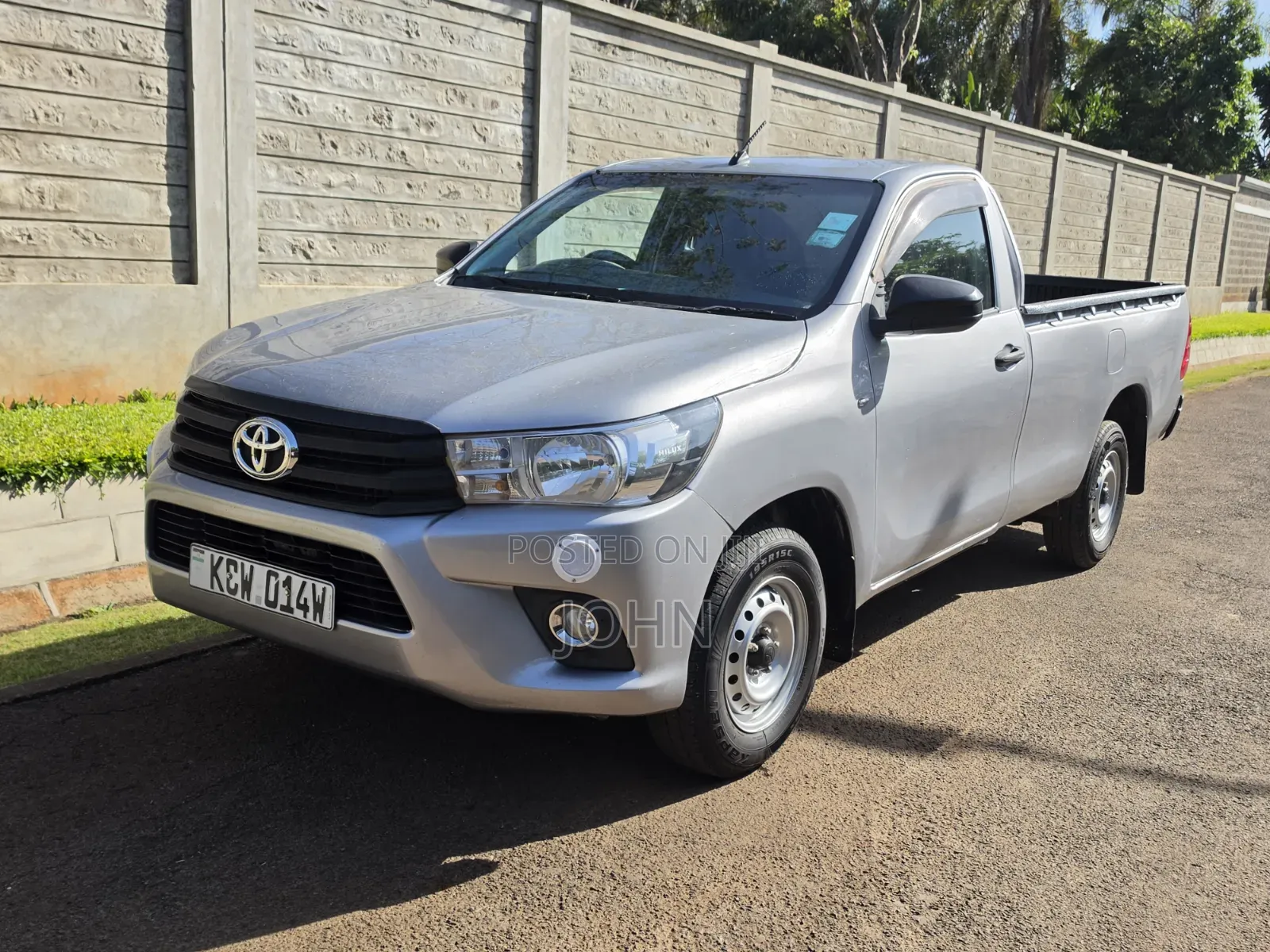 Toyota Hilux 2019 Silver