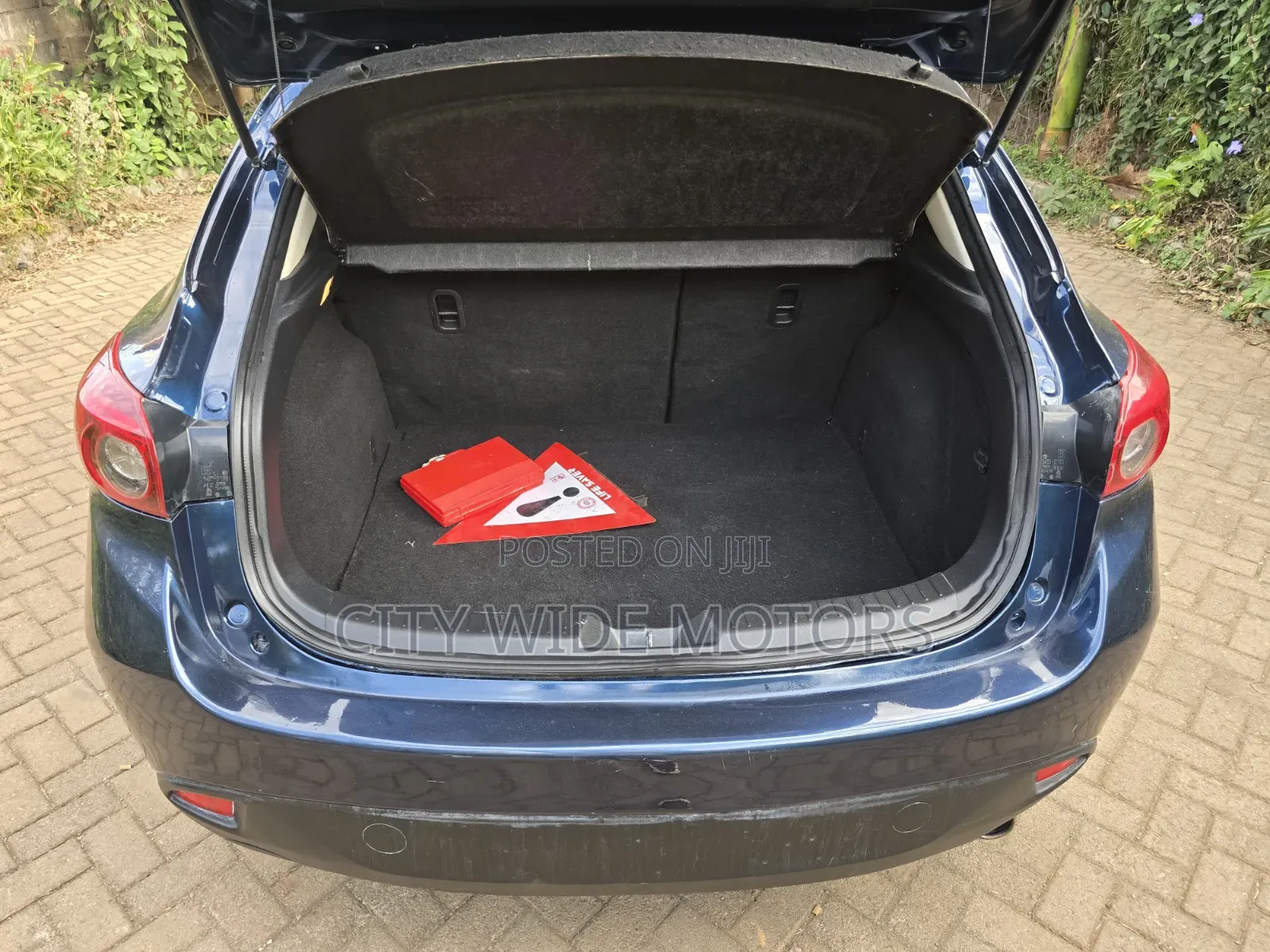 Mazda Axela SV Premium 2014 Blue