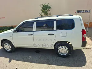 Toyota HiAce 2017 White
