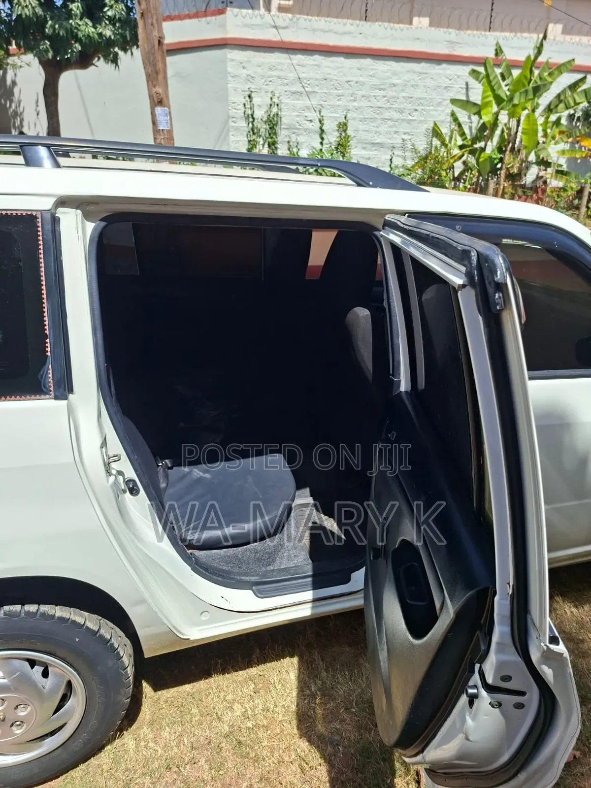 Toyota HiAce 2017 White