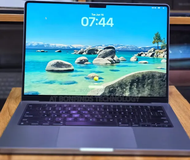 美品 MacBook Pro 2023 M3 Pro 8GB 512GB Laptop Apple MacBook Pro 2023 M3 8GB Apple M3 SSD 512GB for sale