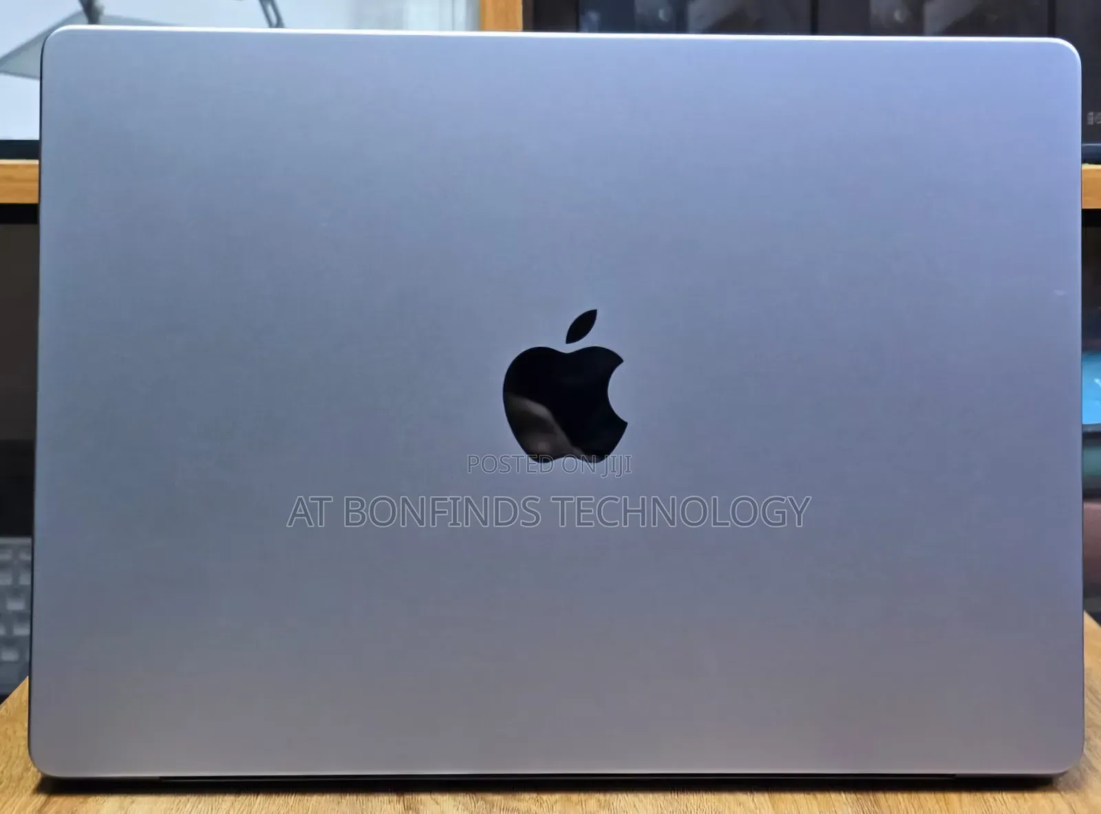 Laptop Apple MacBook Pro 2023 M3 8GB Apple M3 SSD 512GB