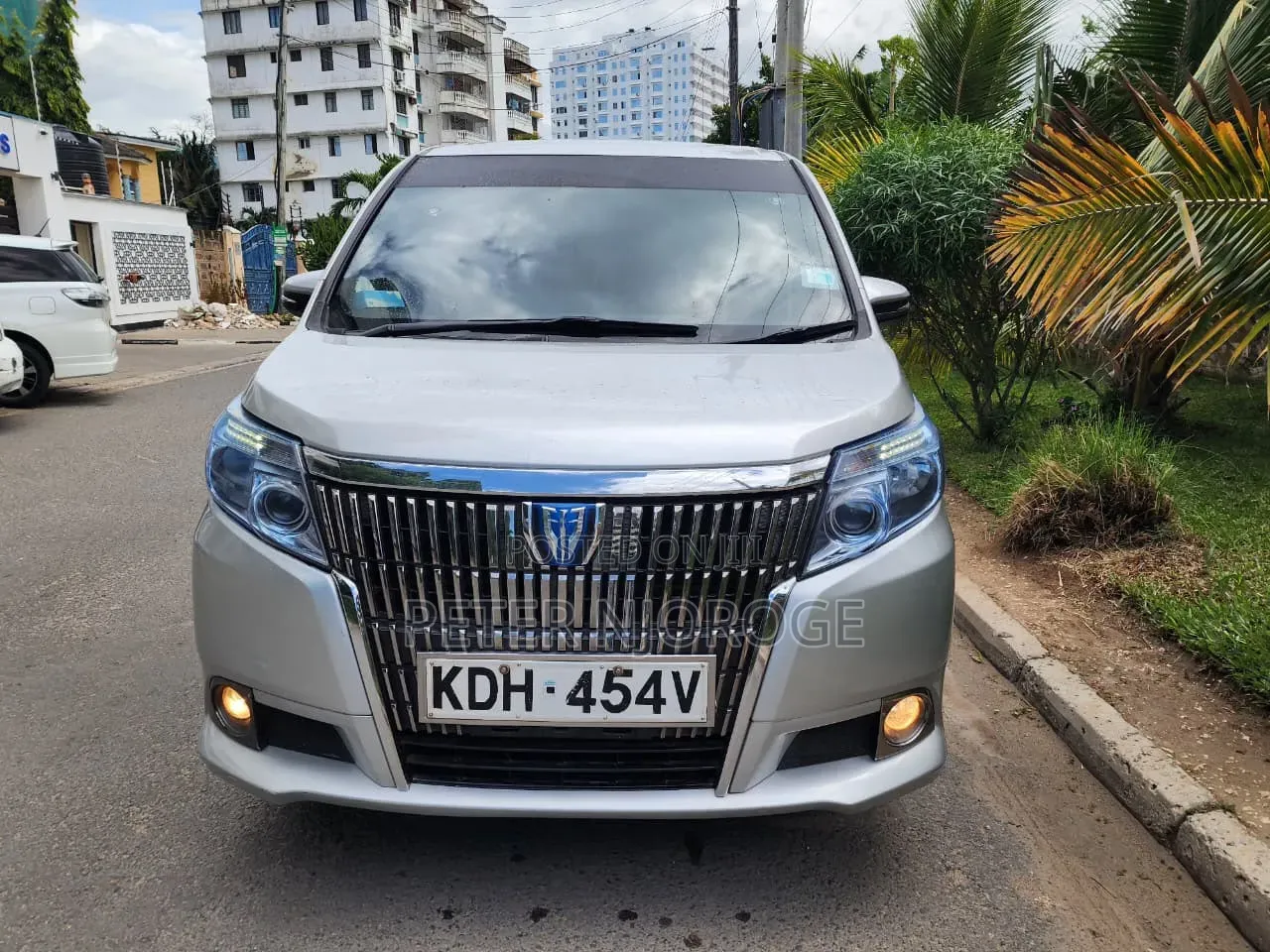 Toyota Esquire 2015 Silver