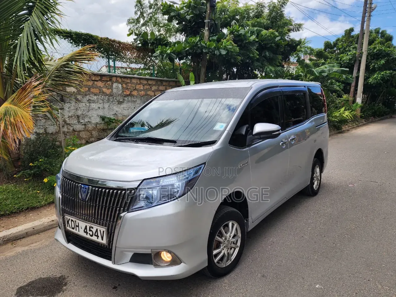 Toyota Esquire 2015 Silver