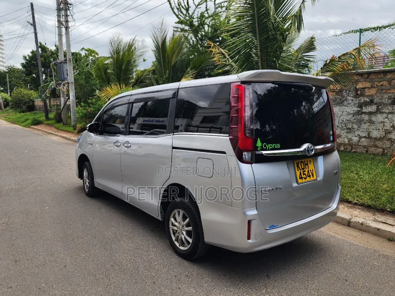 Toyota Esquire 2015 Silver