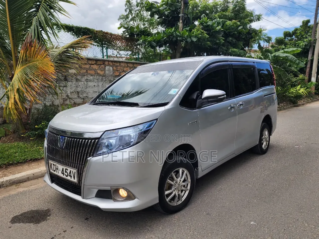 Toyota Esquire 2015 Silver
