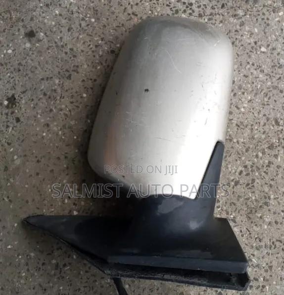 Toyota Ist Sidemirror