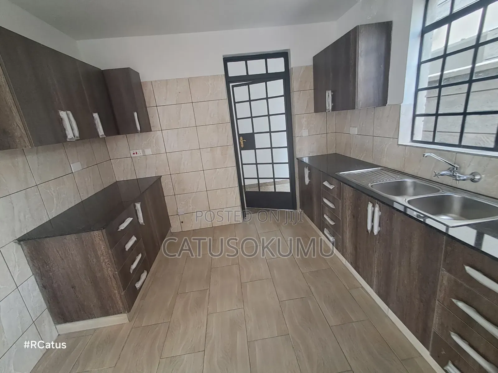 4bdrm Townhouse / Terrace in Syokimau, Gateway Mall Area for rent