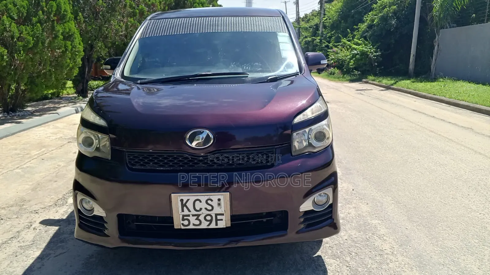 Toyota Voxy 2011 Maroon