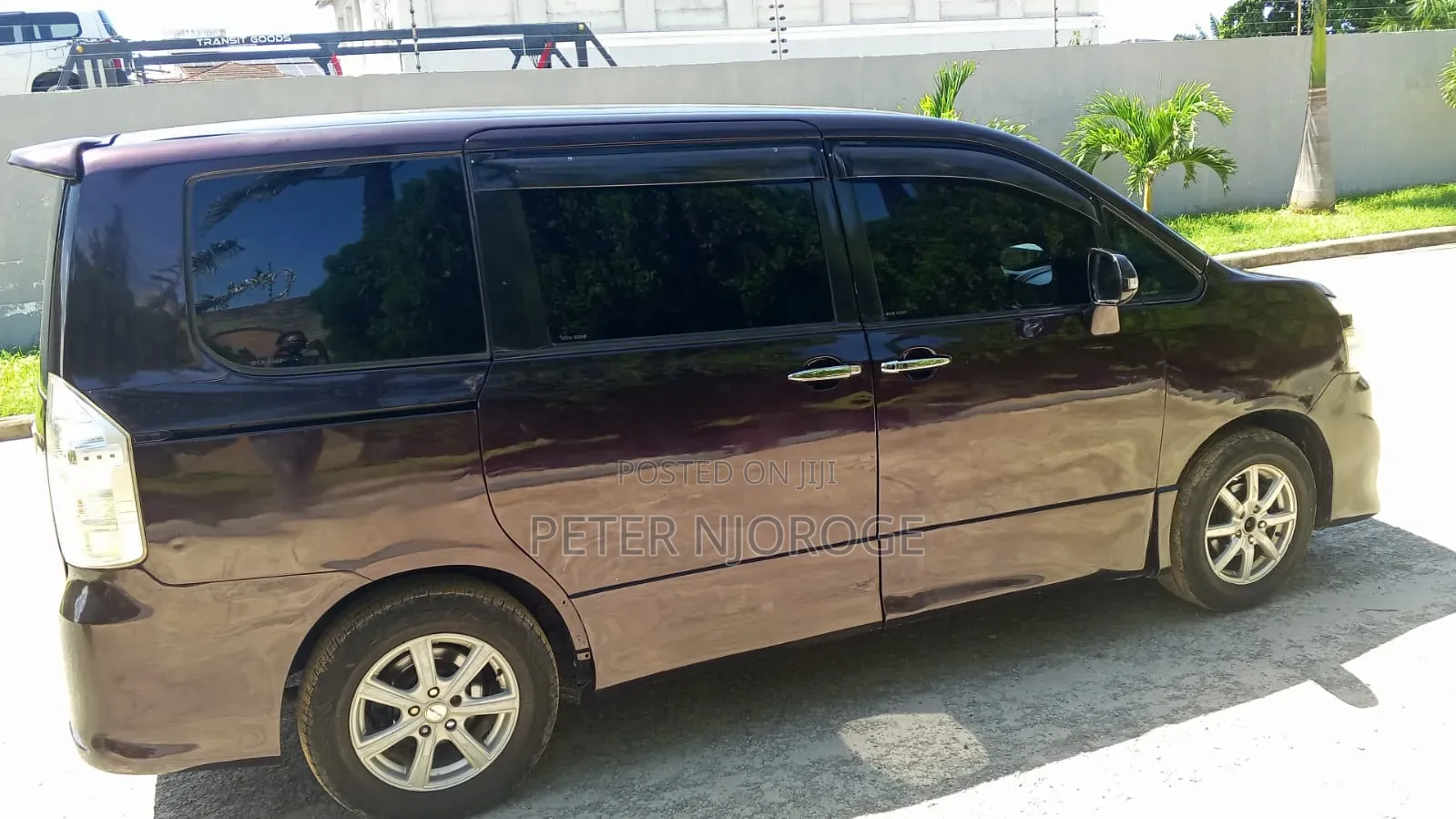 Toyota Voxy 2011 Maroon