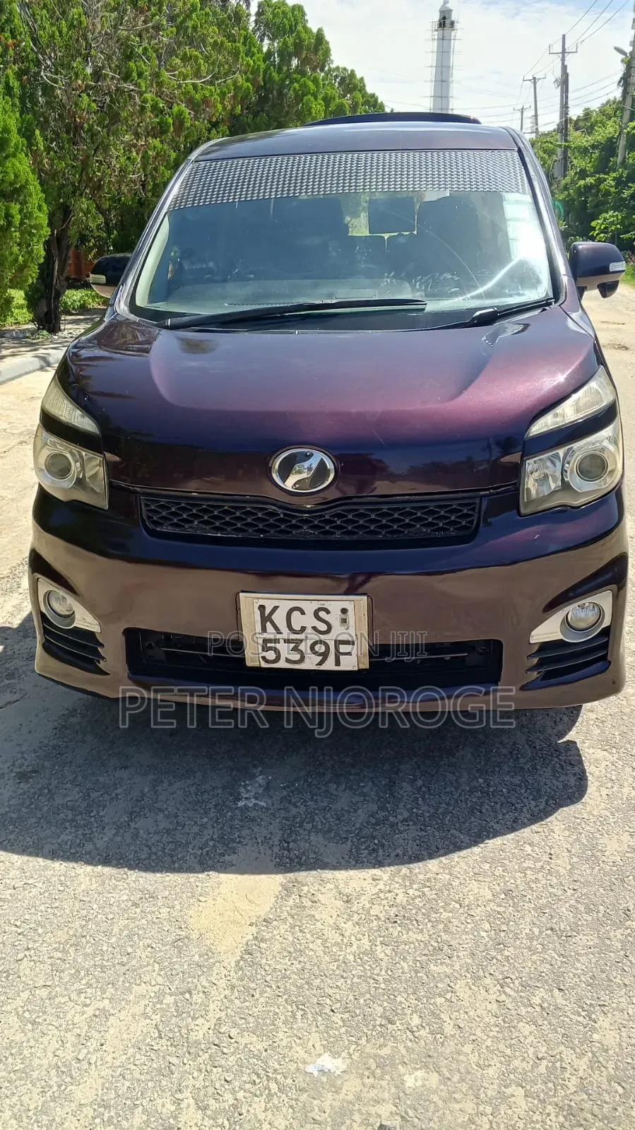 Toyota Voxy 2011 Maroon