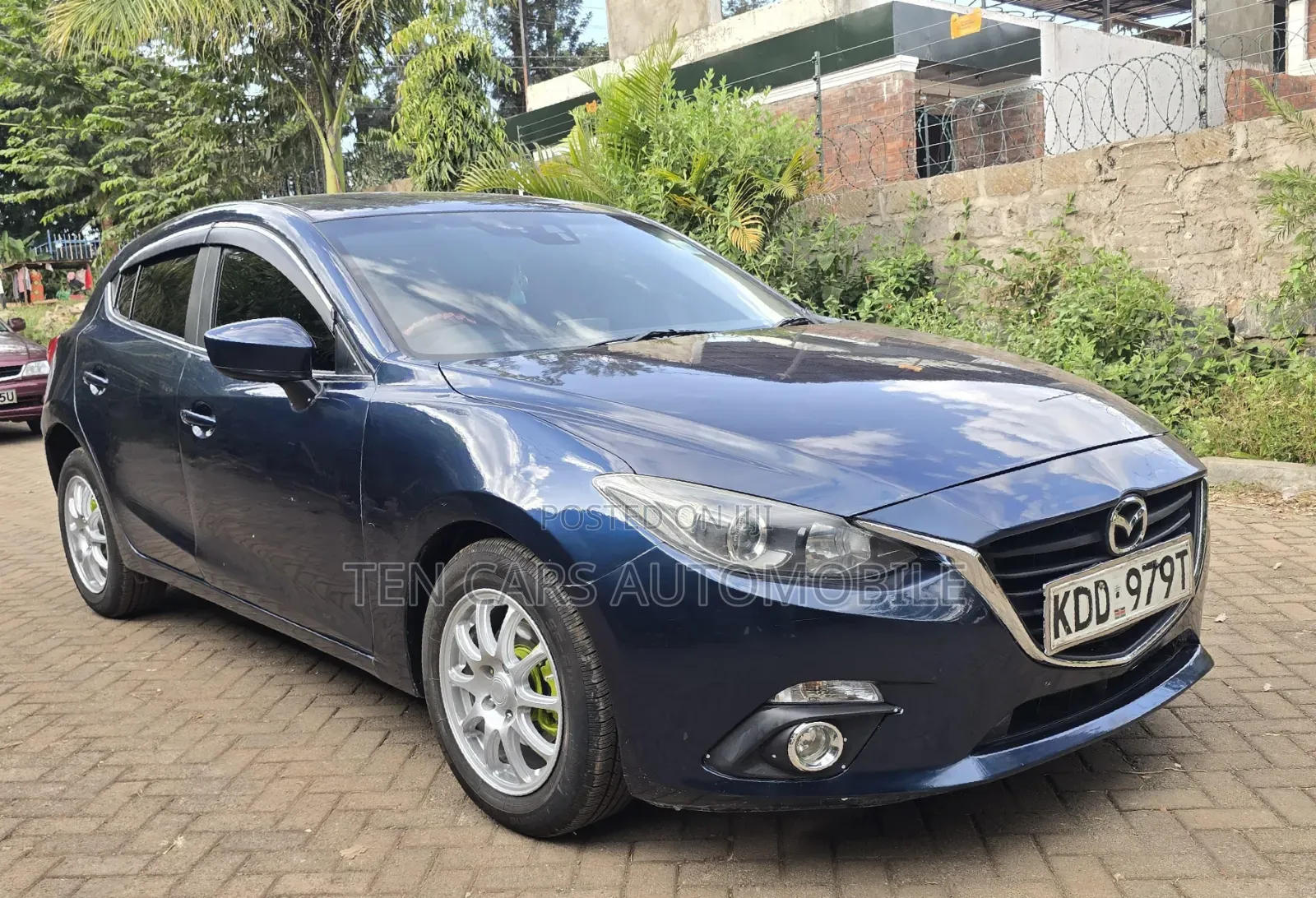 Mazda Axela SV Premium 2014 Blue