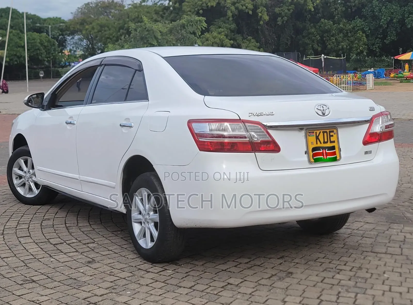 Toyota Premio 2013 White