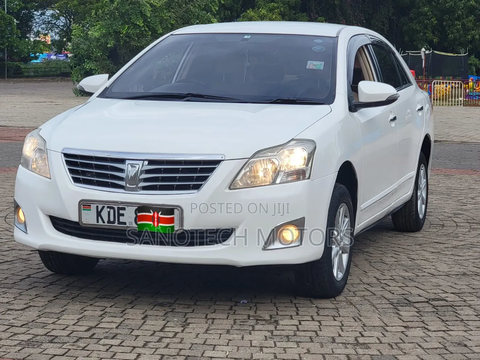 Toyota Premio 2013 White