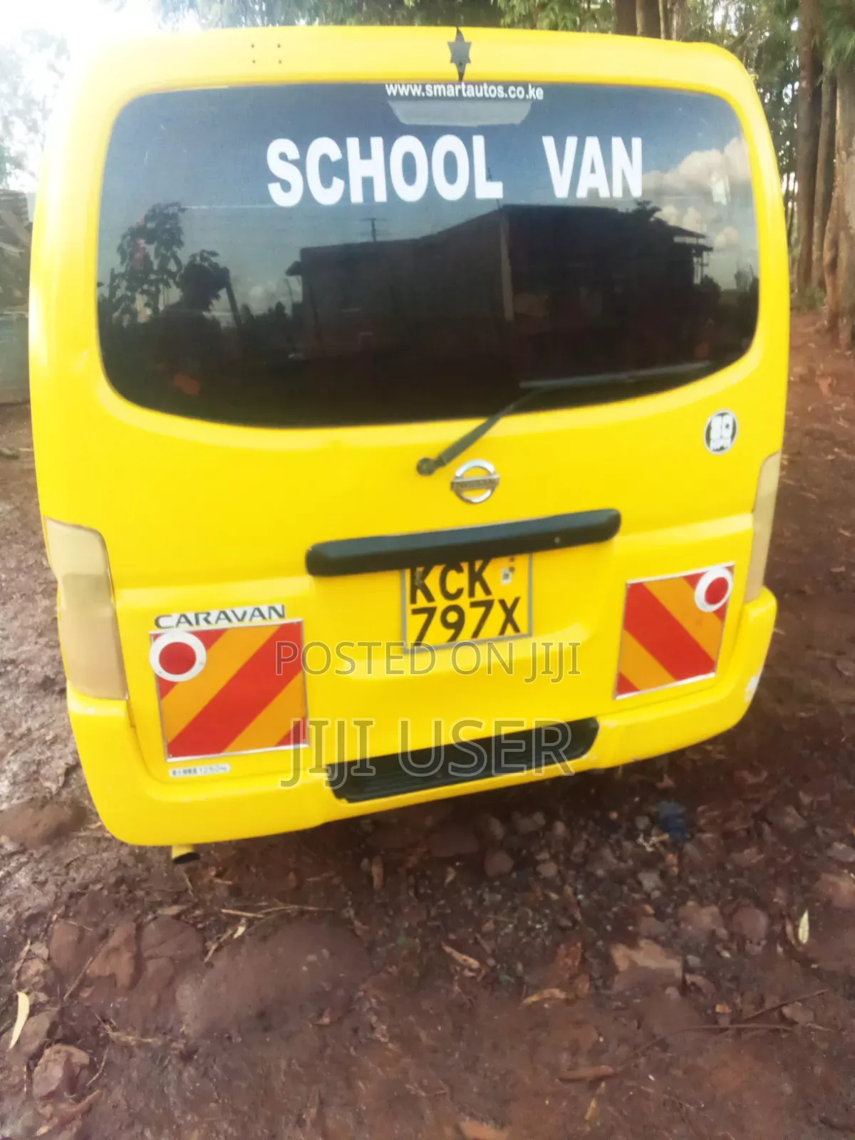Nissan Caravan (Urvan) 2009 Yellow