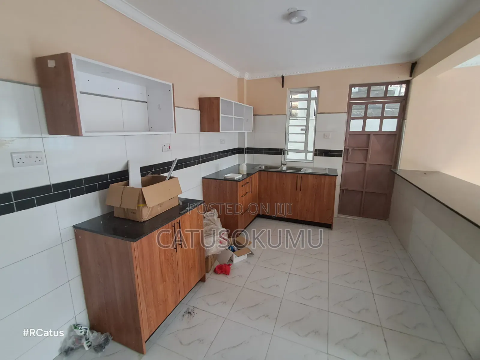 6bdrm Maisonette in Syokimau, Gateway Mall Area for rent