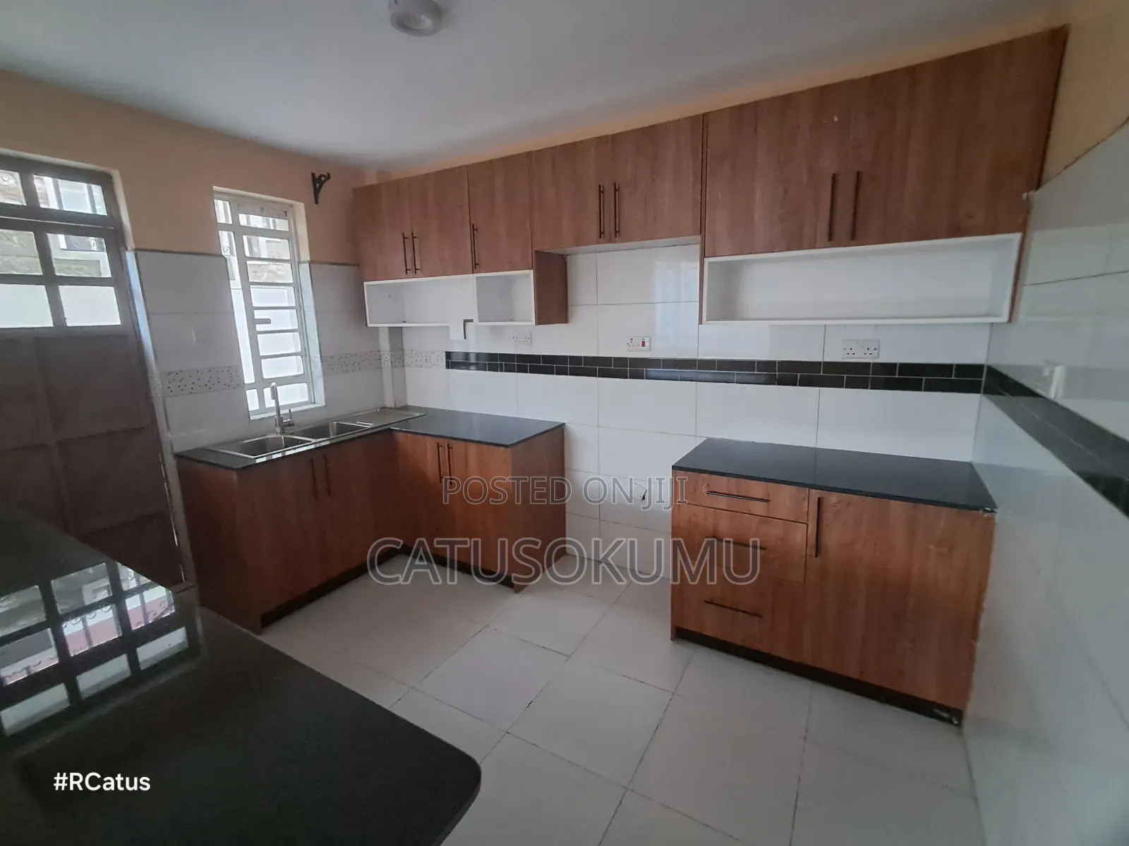 6bdrm Maisonette in Syokimau, Gateway Mall Area for rent