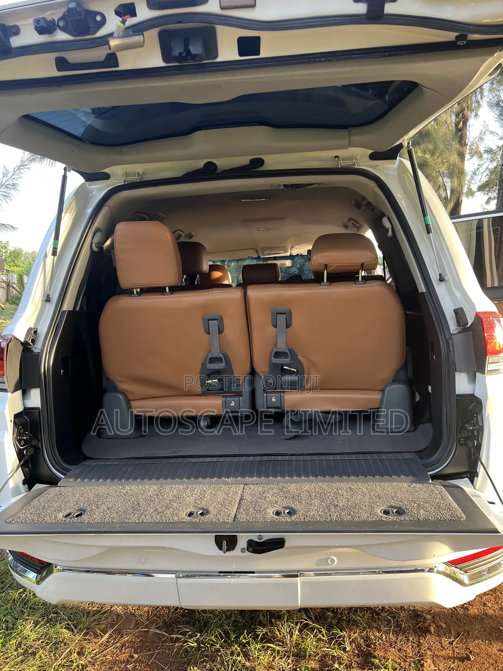 Toyota Land Cruiser 2012 White