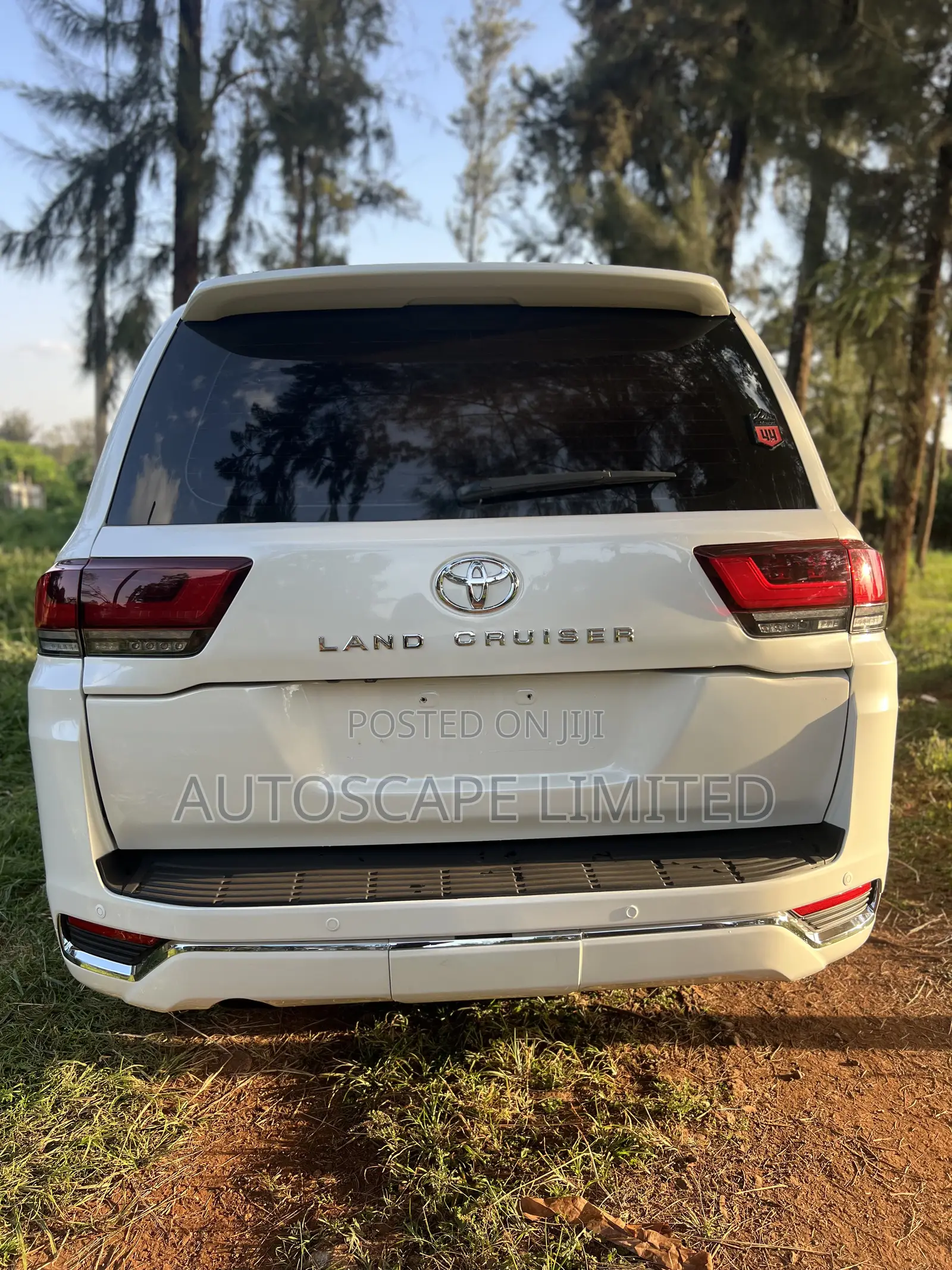 Toyota Land Cruiser 2012 White