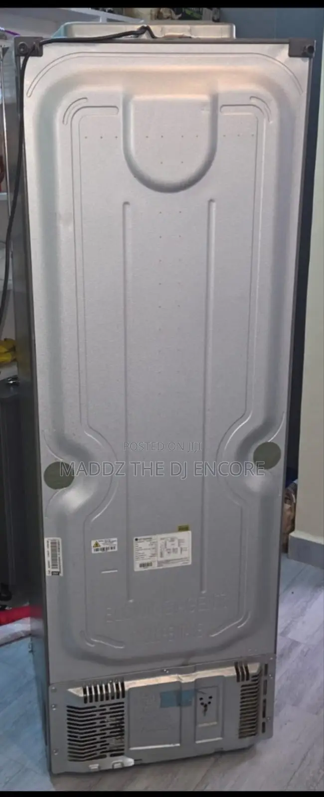 360 L Frost Free Top Freezer Refrigerator Featuring a Smart Inverter
