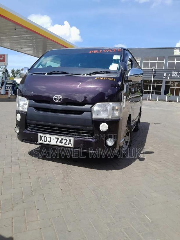 Toyota HiAce 2015 Brown - main view