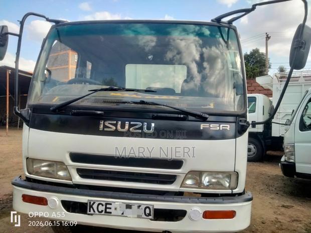 Isuzu FSR Tipper,2015 Model - thumbnail 2