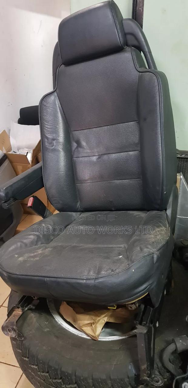 Land Rover Discovery 2 Td5 Automatic Seats With Motor and Wiring.