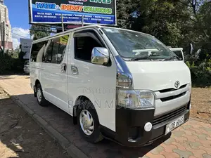 Toyota HiAce 2015 White