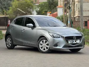 Mazda Demio 2017 Silver