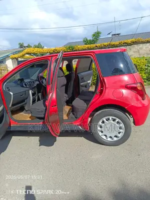 Toyota IST 2004 Red