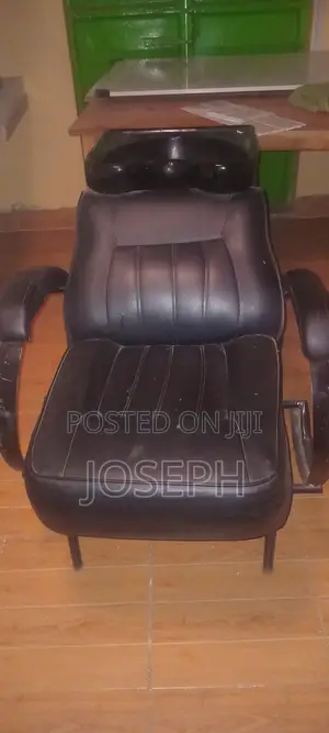 Saloon Chair