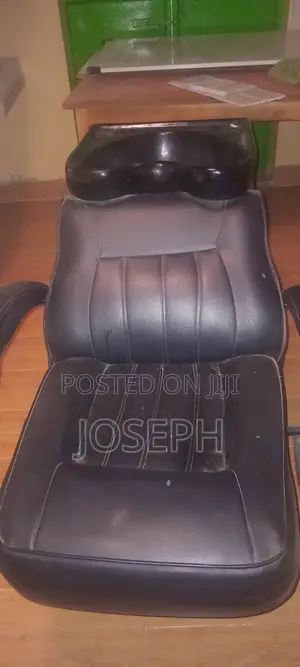 Saloon Chair