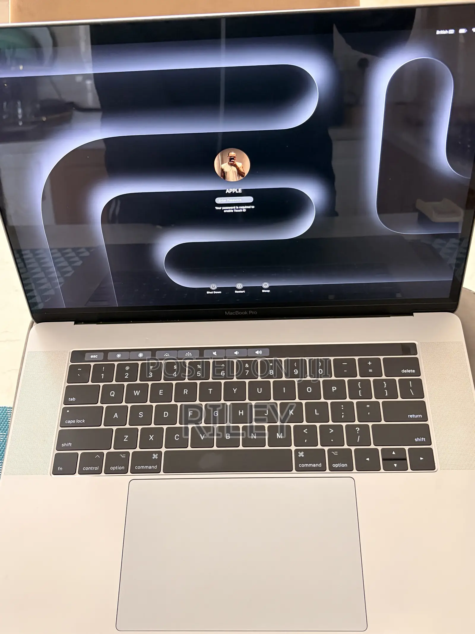 Laptop Apple MacBook Pro 2017 16GB Intel Core i7 HDD 500GB