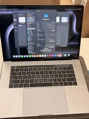 Laptop Apple MacBook Pro 2017 16GB Intel Core i7 HDD 500GB