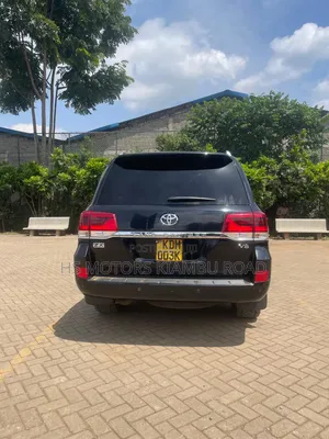 Toyota Land Cruiser 2016 Black