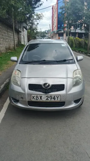 Toyota Vitz 2007 Silver