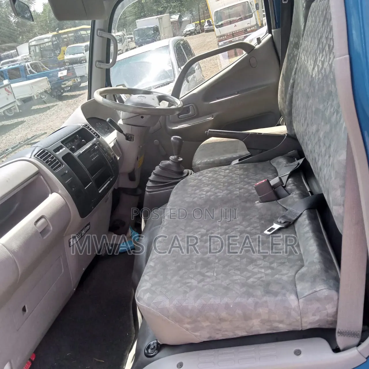 Toyota Dyna Petrol Single Tire to Be Registered to New Number Plate