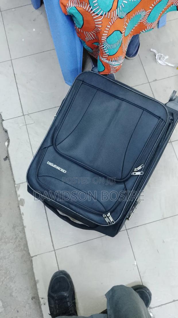 Travelling Bags - thumbnail 9