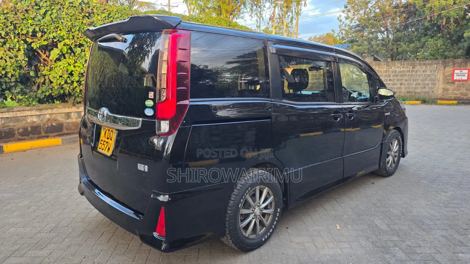 Toyota Noah 2017 Matt Black