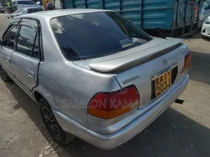Toyota Corolla 1998 Silver