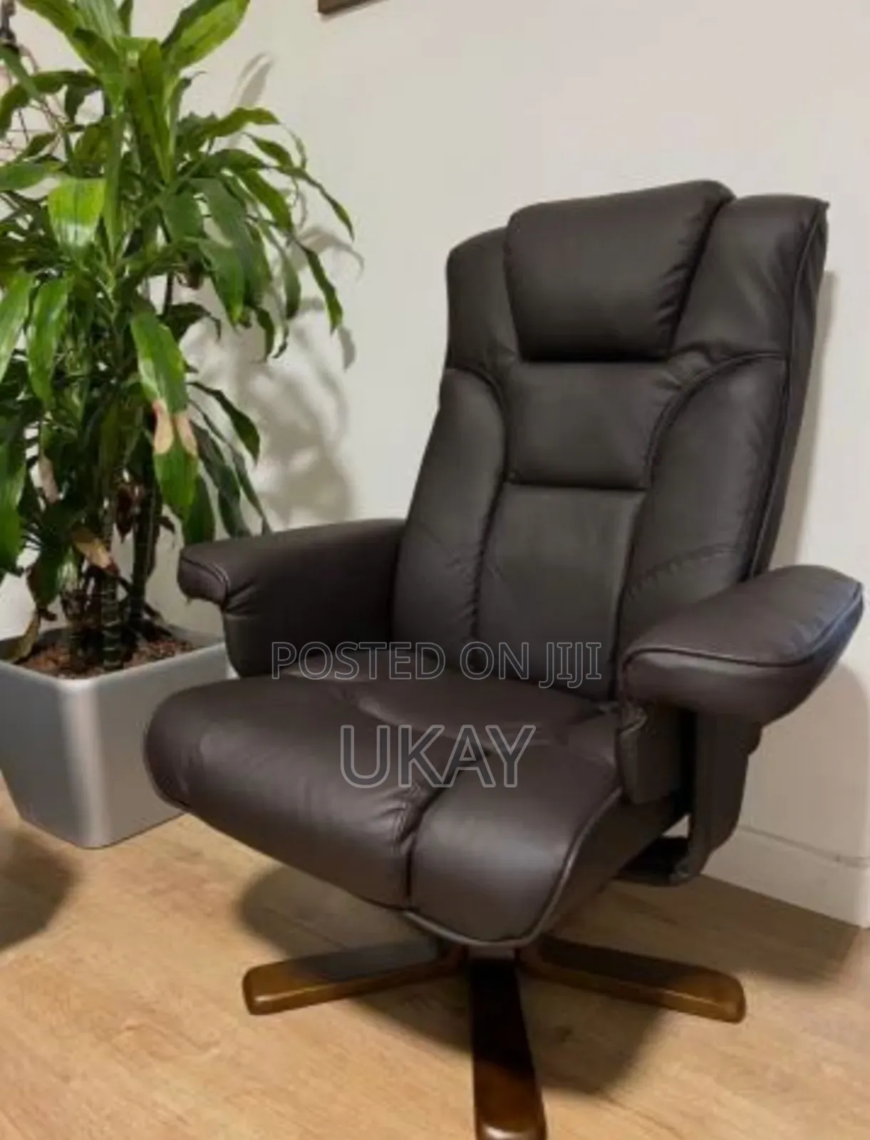 Uk Reclining Chair Brown.