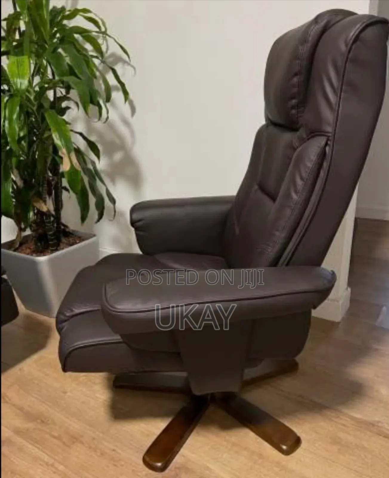 Uk Reclining Chair Brown.