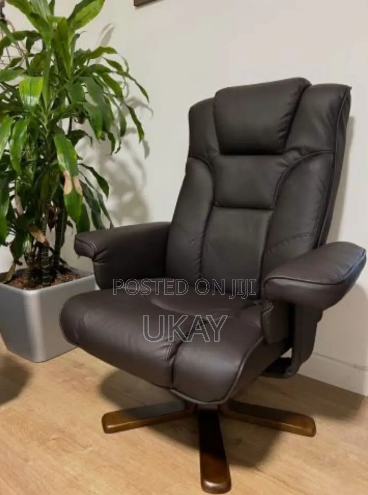 Uk Reclining Chair Brown.