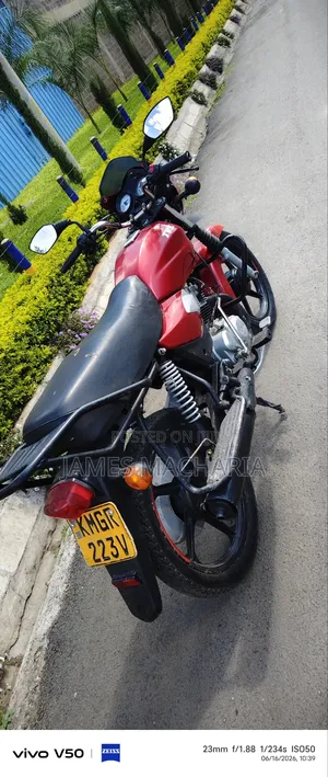 TVS HLX 125 2026 Red