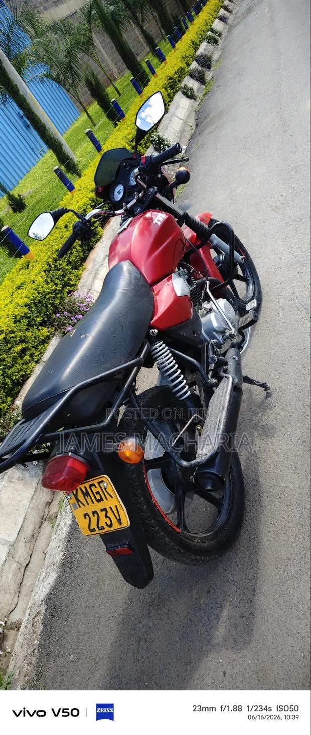 TVS HLX 125 2026 Red