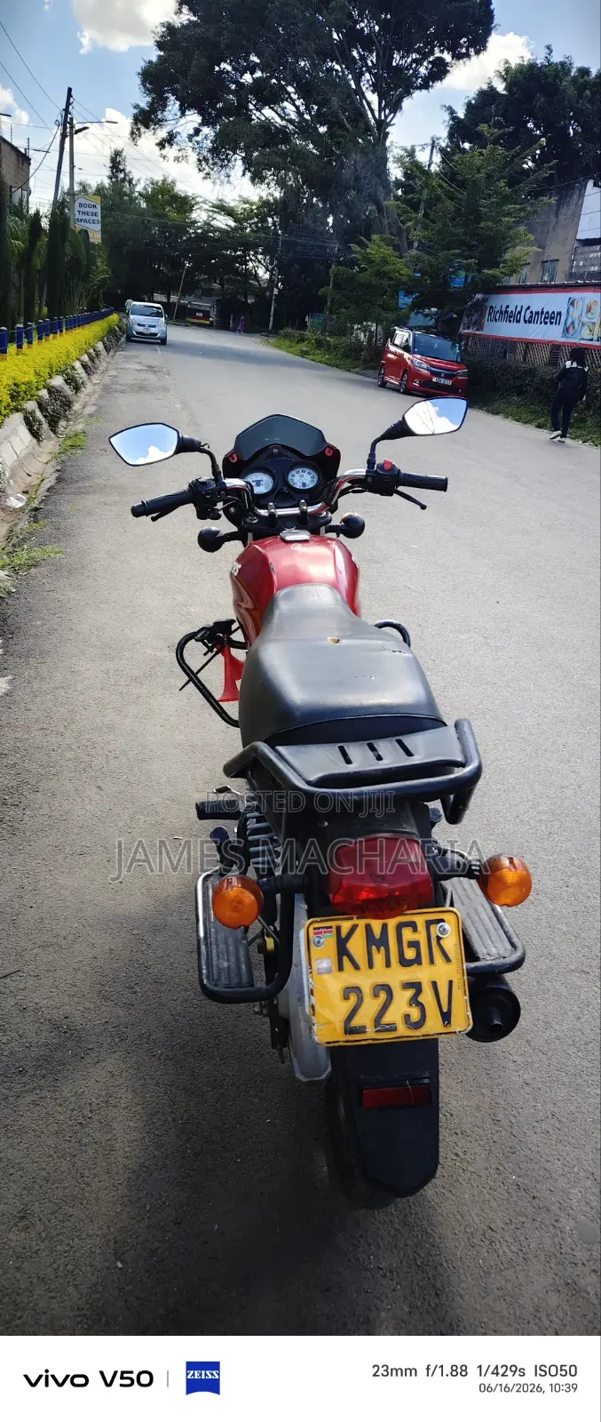 TVS HLX 125 2026 Red