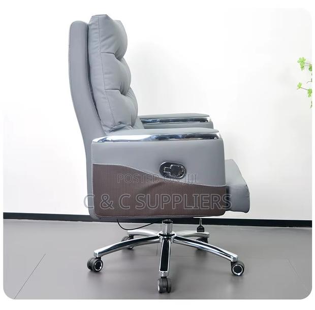 Director's Executive Chair. - thumbnail 9
