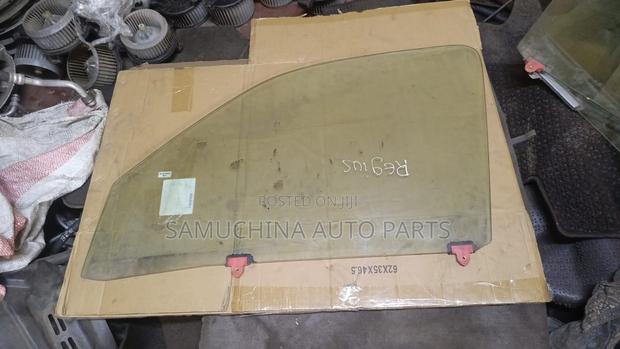 Door Glass Toyota Regius Front Left