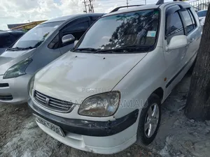 Toyota Raum 2004 White